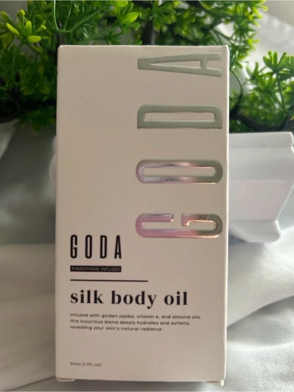 Silk Body Oil – Hydrating Pheromone-Infused Body Oil